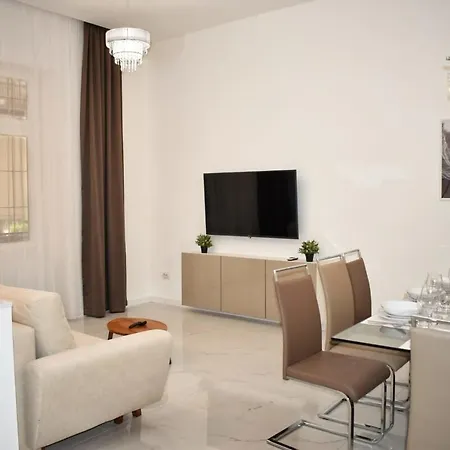 Apartment Very New Place With Air Conditioning